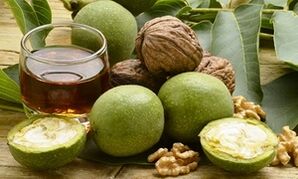 Dióinfúzió, hogy eltávolítsák a parazitákat a testből